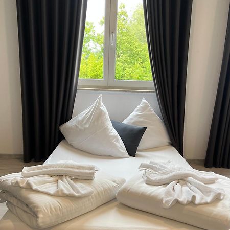 Yebs Hotel Гюнцбург Экстерьер фото